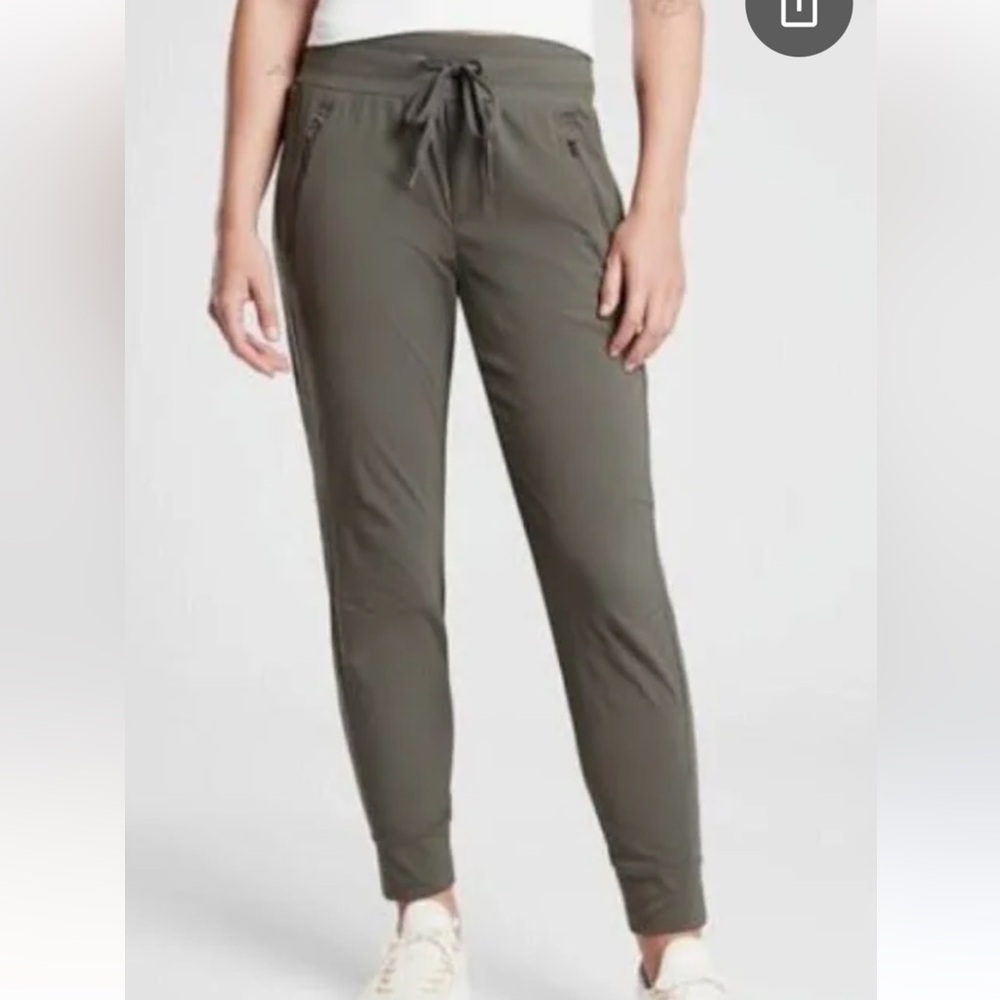 Athleta Women’s Trekkie North Jogger